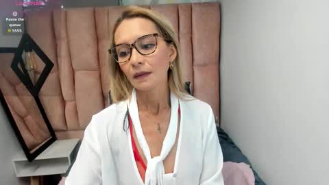 ISSA MILF online show from 02-12-26, 05:19