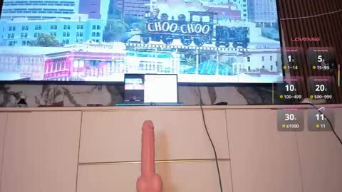 Issy online show from 04-03-26, 04:54