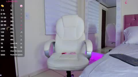 Snapshot of issabellarodriguez chatting on 02-23-26, 10:34 Isa online show from 02-23-26, 10:34