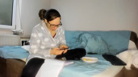 Snapshot of issabelle_69 chatting on 02-25-25, 06:36 Issabelle online show from 02-25-25, 06:36