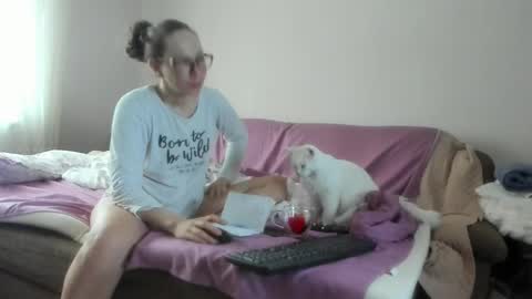 Issabelle online show from 02-28-26, 06:25