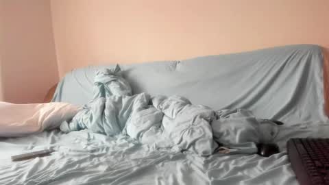 Issabelle online show from 03-16-26, 05:44