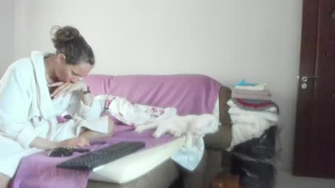 Snapshot of issabelle_69 chatting on 06-12-26, 04:55 Issabelle online show from 06-12-26, 04:55