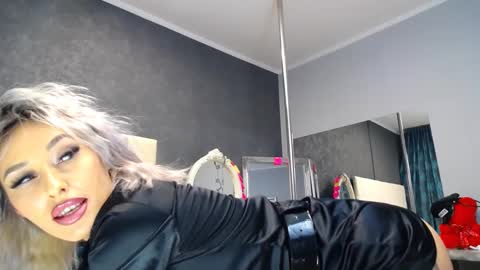 IssaSmyth online show from 12-06-24, 08:05