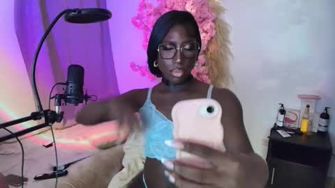 Iseey online show from 03-24-26, 01:21