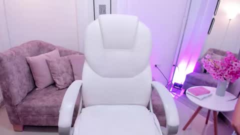 issi_loren online show from 09-15-25, 06:08