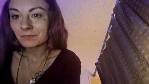 Snapshot of issyamazin667 chatting on 02-19-26, 02:57 Girlnextdoor online show from 02-19-26, 02:57