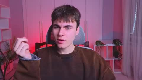 Snapshot of istairee chatting on 02-01-25, 10:15 Maks online show from 02-01-25, 10:15