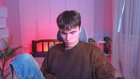 Snapshot of istairee chatting on 02-04-25, 09:49 Maks online show from 02-04-25, 09:49