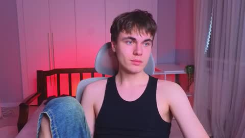 Snapshot of istairee chatting on 02-06-25, 10:15 Maks online show from 02-06-25, 10:15