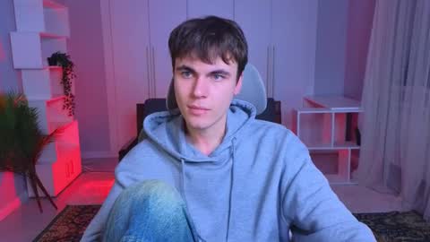 Snapshot of istairee chatting on 02-10-25, 12:29 Maks online show from 02-10-25, 12:29