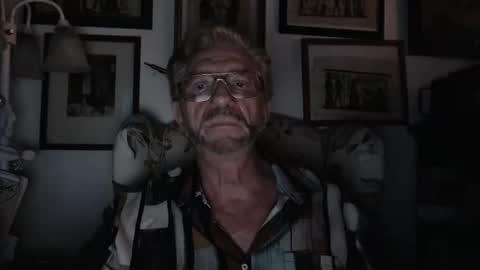 Snapshot of isubmissiveslut chatting on 03-27-26, 05:46 ImYourBitch online show from 03-27-26, 05:46