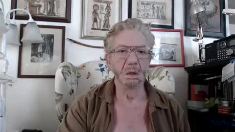 Snapshot of isubmissiveslut chatting on 04-14-26, 07:31 ImYourBitch online show from 04-14-26, 07:31