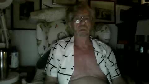 Snapshot of isubmissiveslut chatting on 05-15-26, 03:46 ImYourBitch online show from 05-15-26, 03:46
