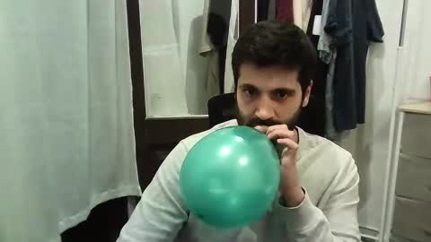 Snapshot of italianboybcn chatting on 09-28-25, 08:58 italianboybcn online show from 09-28-25, 08:58