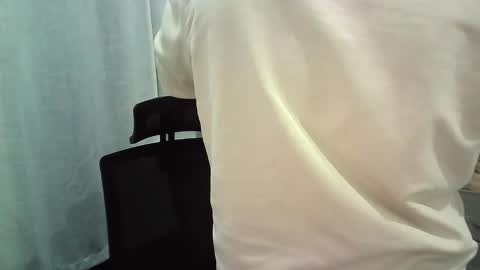 Snapshot of italianboybcn chatting on 10-29-25, 06:53 italianboybcn online show from 10-29-25, 06:53