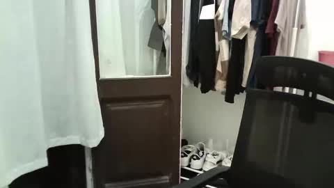 Snapshot of italianboybcn chatting on 10-30-25, 08:53 italianboybcn online show from 10-30-25, 08:53