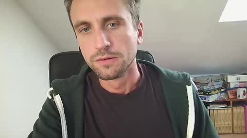 Snapshot of italiano116116 chatting on 10-01-25, 02:12 italiano116116 online show from 10-01-25, 02:12