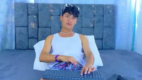 ithan_kingtwin online show from 05-10-26, 01:38