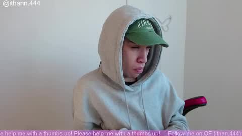 Snapshot of ithan_rose chatting on 10-22-25, 12:27 Ithan online show from 10-22-25, 12:27