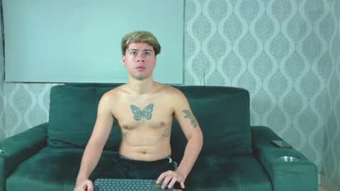 Snapshot of ithan_salvatore chatting on 08-02-26, 07:07 Ithan and Friends online show from 08-02-26, 07:07