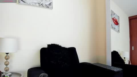 Snapshot of its__angelica_ chatting on 05-01-26, 06:12 Angelica online show from 05-01-26, 06:12