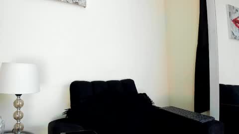 Snapshot of its__angelica_ chatting on 05-11-26, 06:38 Angelica online show from 05-11-26, 06:38