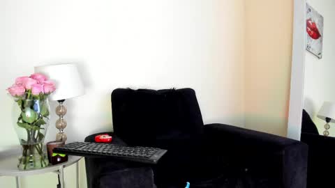 Snapshot of its__angelica_ chatting on 05-16-26, 09:24 Angelica online show from 05-16-26, 09:24