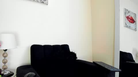Snapshot of its__angelica_ chatting on 05-17-26, 06:15 Angelica online show from 05-17-26, 06:15