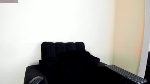 Snapshot of its__angelica_ chatting on 06-04-26, 06:25 Angelica online show from 06-04-26, 06:25