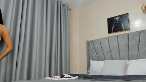 Snapshot of its_canella chatting on 03-07-25, 01:20 canella online show from 03-07-25, 01:20