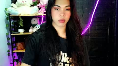 Snapshot of its_chloe20 chatting on 06-06-26, 12:43 its_chloe20 online show from 06-06-26, 12:43