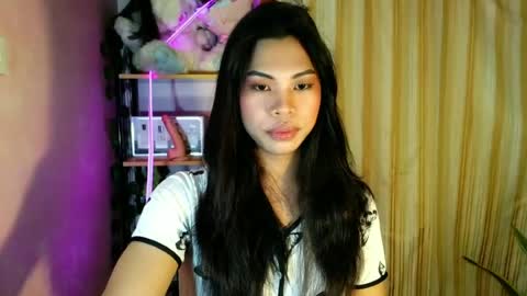 Snapshot of its_chloe20 chatting on 06-17-26, 04:41 its_chloe20 online show from 06-17-26, 04:41