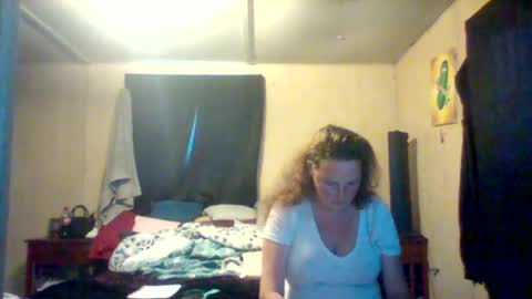 Snapshot of its_kimber chatting on 06-17-26, 04:08 its kimber online show from 06-17-26, 04:08