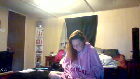 Snapshot of its_kimber chatting on 06-25-26, 01:48 its kimber online show from 06-25-26, 01:48