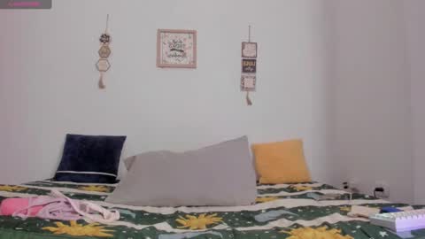 Snapshot of its_me_miley chatting on 11-23-25, 02:50 Miley hurtado online show from 11-23-25, 02:50