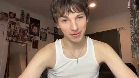 Snapshot of its_rowan chatting on 11-03-25, 02:02 Rowan online show from 11-03-25, 02:02