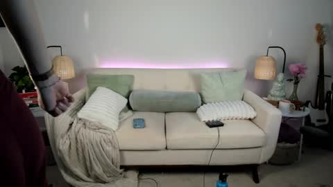 Snapshot of itschloelaurent chatting on 06-03-26, 10:04 itschloelaurent online show from 06-03-26, 10:04