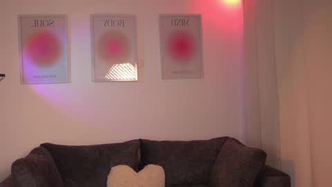 lau online show from 12-23-25, 01:58