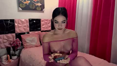 Snapshot of itsme_anastasia69 chatting on 10-20-25, 04:02 Anna online show from 10-20-25, 04:02