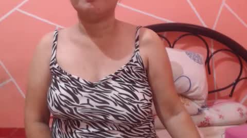 Snapshot of itsme_kitty chatting on 06-14-26, 05:31 Kitty online show from 06-14-26, 05:31