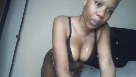 Snapshot of itsvirggy chatting on 11-15-25, 11:32 itsvirggy online show from 11-15-25, 11:32