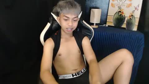 Snapshot of itsyourcummerboy_xx chatting on 06-12-26, 06:40 Kyle online show from 06-12-26, 06:40