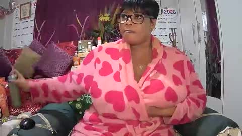 itumeleng74 online show from 12-22-25, 09:01