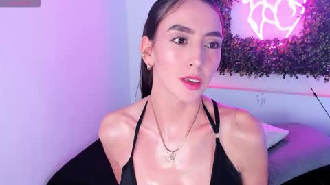 Snapshot of itzel_geneva chatting on 02-07-26, 12:42 Itzel online show from 02-07-26, 12:42