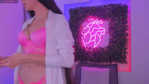 Snapshot of itzel_geneva chatting on 02-10-26, 12:20 Itzel online show from 02-10-26, 12:20