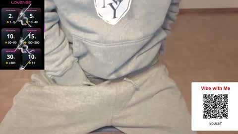 Snapshot of iuuuf2 chatting on 12-17-25, 07:58 Iuuuf2 or Samel online show from 12-17-25, 07:58