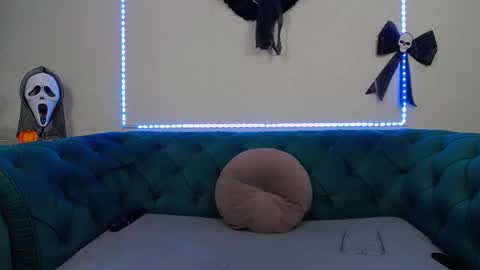 ivanacharm online show from 10-30-25, 04:58