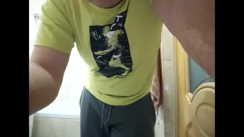 Snapshot of ivanes888 chatting on 05-01-26, 07:29 Mickey online show from 05-01-26, 07:29