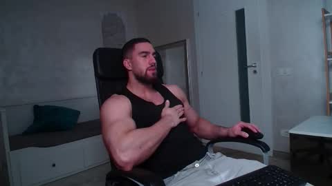 IvanHydee online show from 01-10-26, 05:42